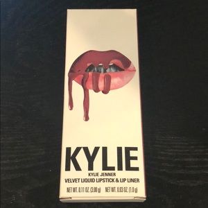 Brand new authentic Kylie Cosmetics Rosie lip kit